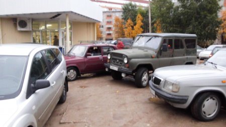 Остановка на пешеходной дорожке