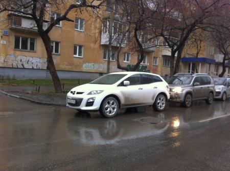 нарушение парковки 5 метров от въезда во двор