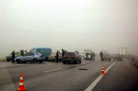 Массовое ДТП произошло на скользкой дороге в Екатеринбурге