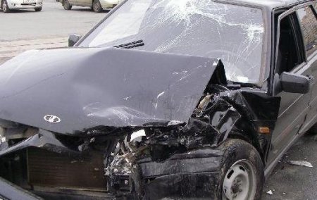 В Свердловской области водитель легковушки устроил ДТП, выполняя маневр обгона