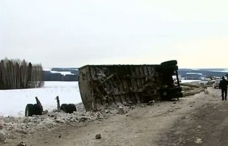 Десять человек погибли в крупном ДТП в Ленинградской области