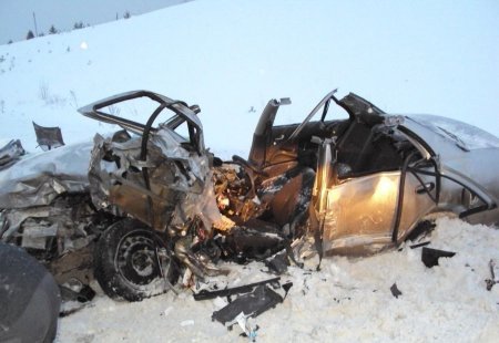 В ДТП на трассе Пермь-Березники два человека погибло и трое пострадало.