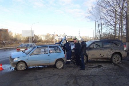 Пассажир «Оки» погиб в ДТП в Вологде.