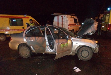 В Ярославле произошло ДТП с участием такси.