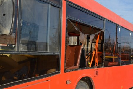 В ДТП в Казани пострадали 12 человек.