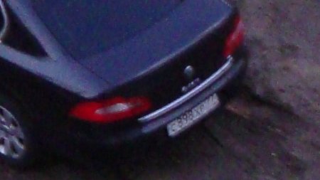 Парковка на газоне, Каширское ш. д.84,к.1, въезд с Маршала Захарова...