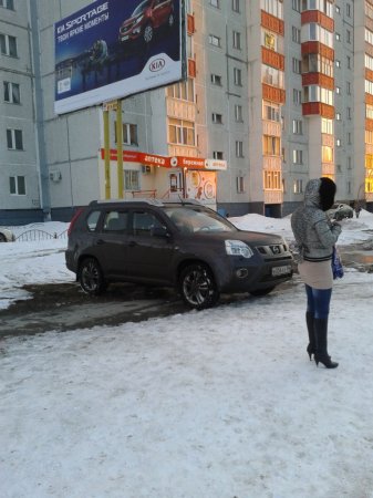 Лучшее место для парковки Газон и Остановка...