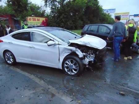 «Хендай» протаранил три автомобиля и загорелся...