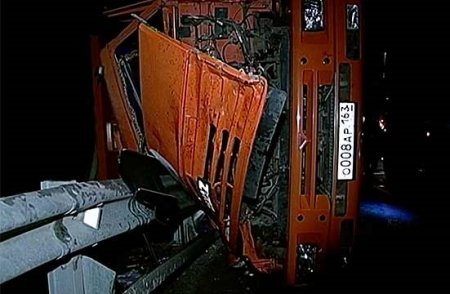 В Ульяновской области микроавтобус из Казани столкнулся с Камазом!!!