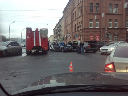 В аварии столкнулись шесть автомобилей, парализовав движение по набережной Обводного канала!!!