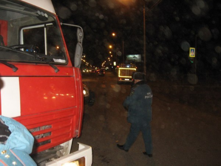 В Красноярске произошла авария – легковушка столкнулась с пожарной машиной!!!