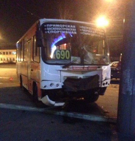 Маршрутка попала в аварию – пострадали три человека!!!