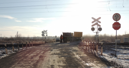 В Свердловской области произошло столкновение пассажирского поезда с грузовиком!!!