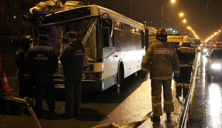 В C-Петербурге семерых человек госпитализировали с места аварии!!!