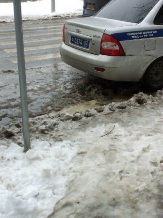 Припарковался на пешеходном переходе