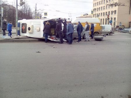 Беременная петербурженка, попавшая в ДТП на "скорой", родила мальчика.