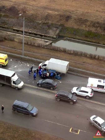 Водитель «Жигулей» погиб в массовом ДТП на Белградской.