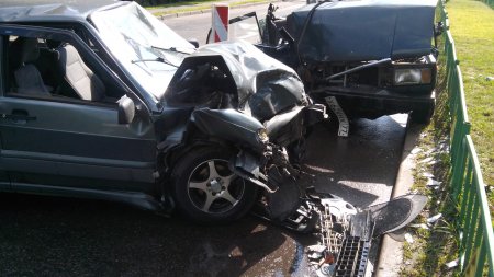 Лобовое столкновение...