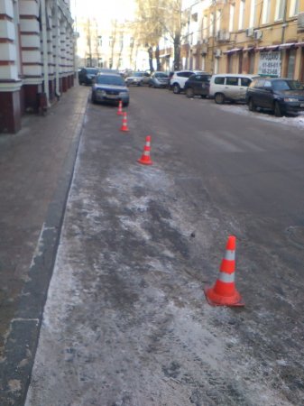 Бред совместно с наглостью не видит границ! Подъехали, собрали в кучу, поставили машину) а тут охрана-"это аренда"!!!